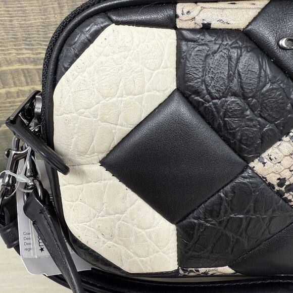 Coach Black Canyon Quilt Exotic Embossed Leather Clutch Crossbody Purse 66140 - Picture 4 of 14